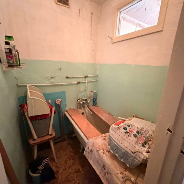 Фото Продам 2- к квартиру, в г. Луганск кв. 50 Лет Октября (р- н СМ Окей верхний).