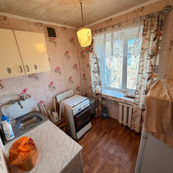 Фото Продам 2- к квартиру, в г. Луганск кв. 50 Лет Октября (р- н СМ Окей верхний).