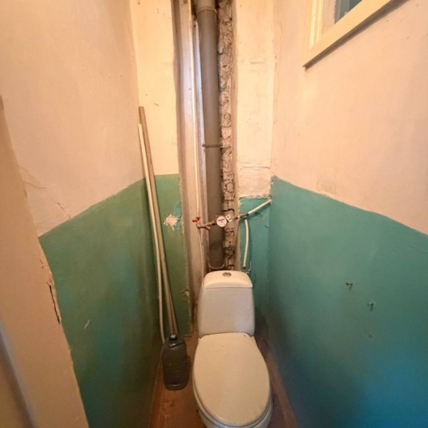 Фото Продам 2- к квартиру, в г. Луганск кв. 50 Лет Октября (р- н СМ Окей верхний).