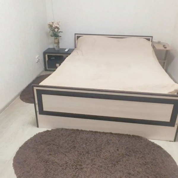 Продам 2- х комнатную квартиру на кв. Комарова