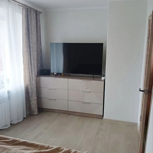Фото Продам 2- х комнатную квартиру на кв. Комарова
