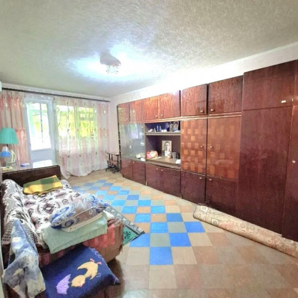 Продам 2-комн квартиру на кв Комарова, г. Луганск