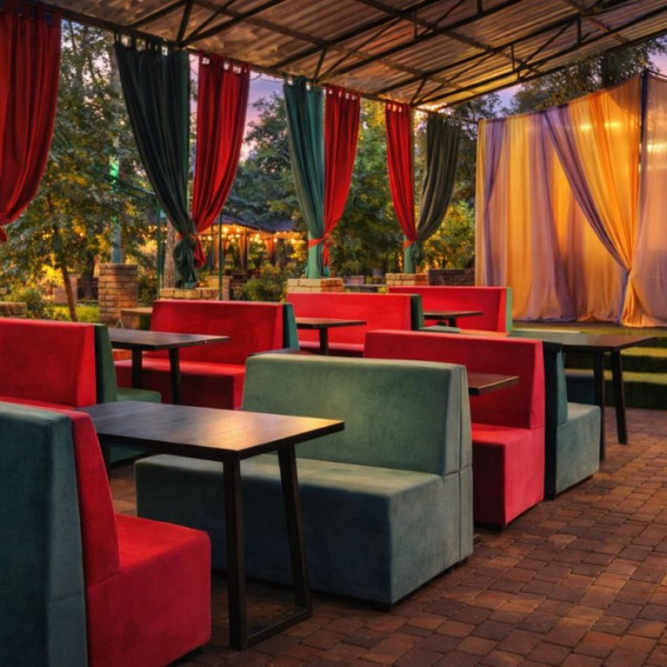 Продам комплекс кафе и торговых павильонов в г.Брянка