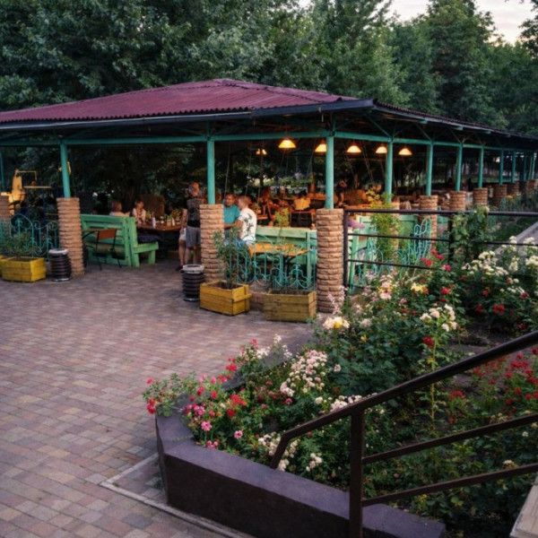 Фото Продам комплекс кафе и торговых павильонов в г.Брянка