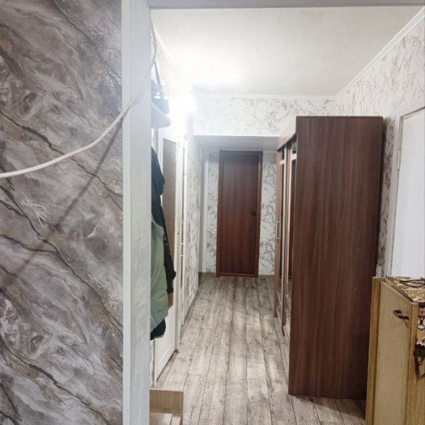 Фото Продам 4-х комнатную квартиру на кв. Якира