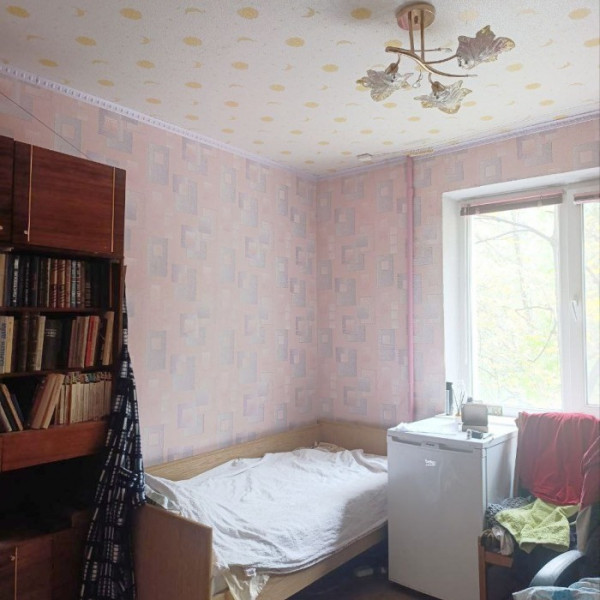 Фото Продам 4-х комнатную квартиру на кв. Якира