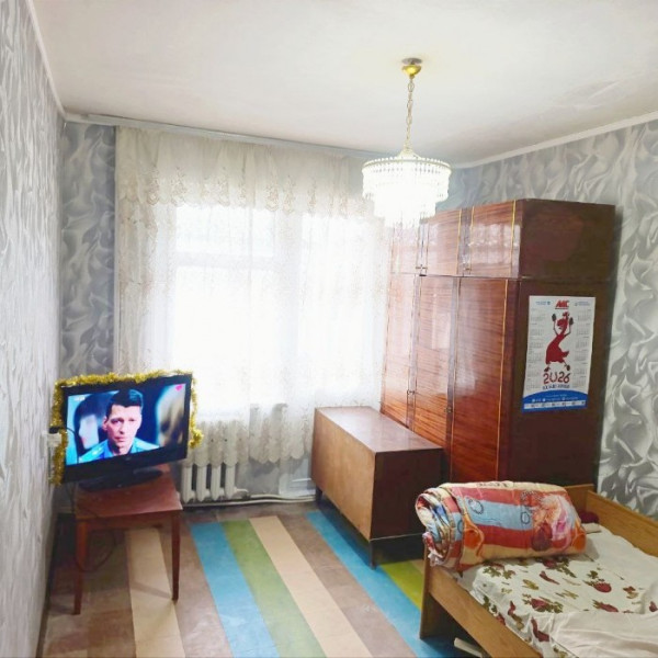 Фото Продам 4-х комнатную квартиру на кв. Якира