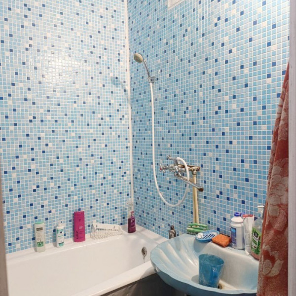 Фото Продам 4-х комнатную квартиру на кв. Якира