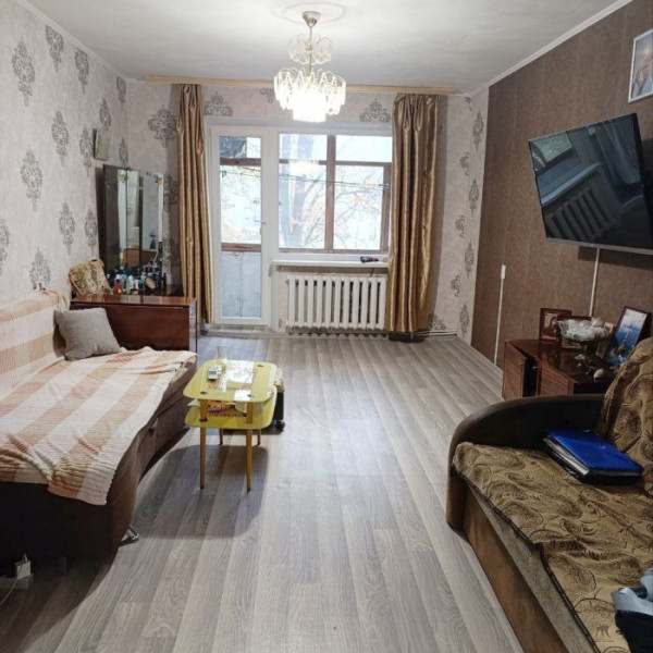 Фото Продам 4-х комнатную квартиру на кв. Якира