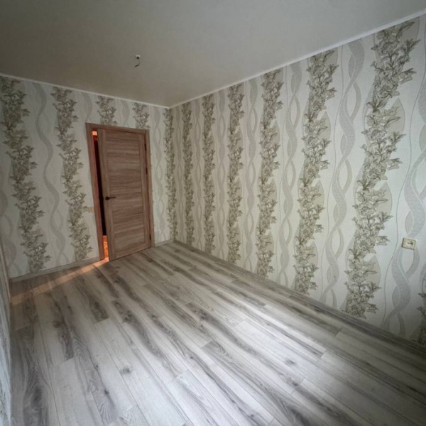 Фото Продам 2-ком квартиру на кв. Комарова