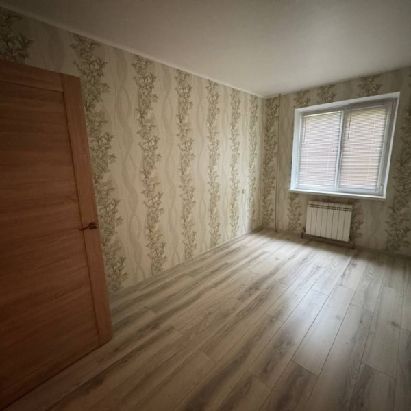 Фото Продам 2-ком квартиру на кв. Комарова