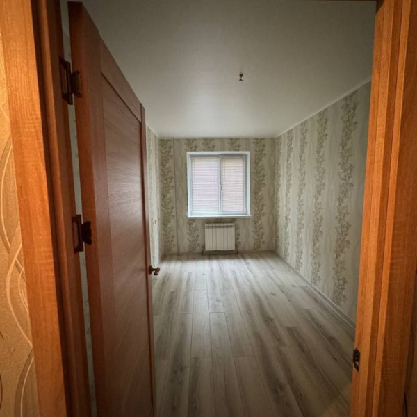 Фото Продам 2-ком квартиру на кв. Комарова