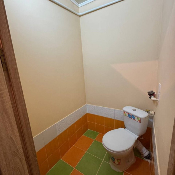 Фото Продам 2-ком квартиру на кв. Комарова