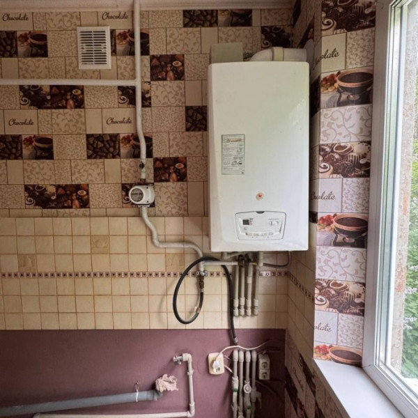 Фото Продам 2-ком квартиру на кв. Комарова