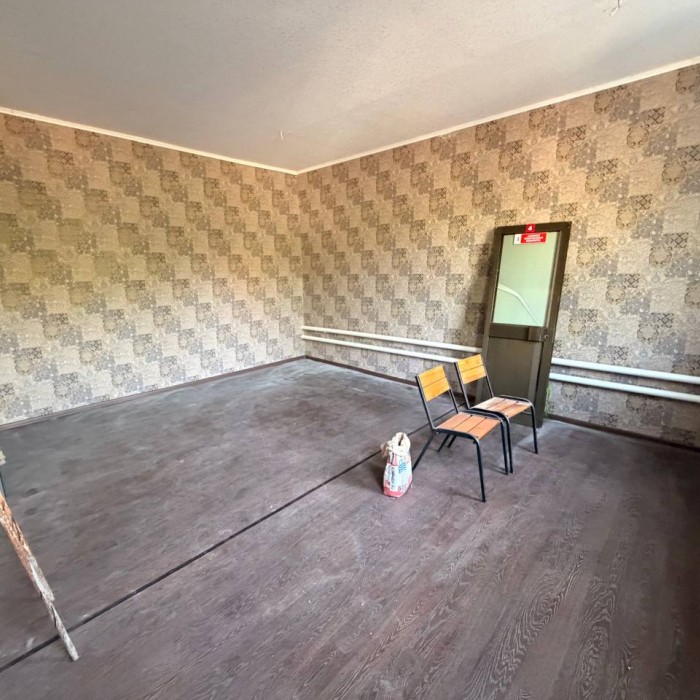 Фото Сдам долгосрочно офисные помещения в центе Луганска, по ул. Шелкового (р- н быв. Максим Теко).
