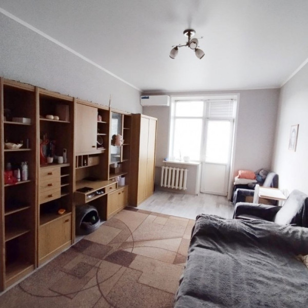 Фото Продам 3- комнатную квартиру просторную в центре Луганска на Театральной площади