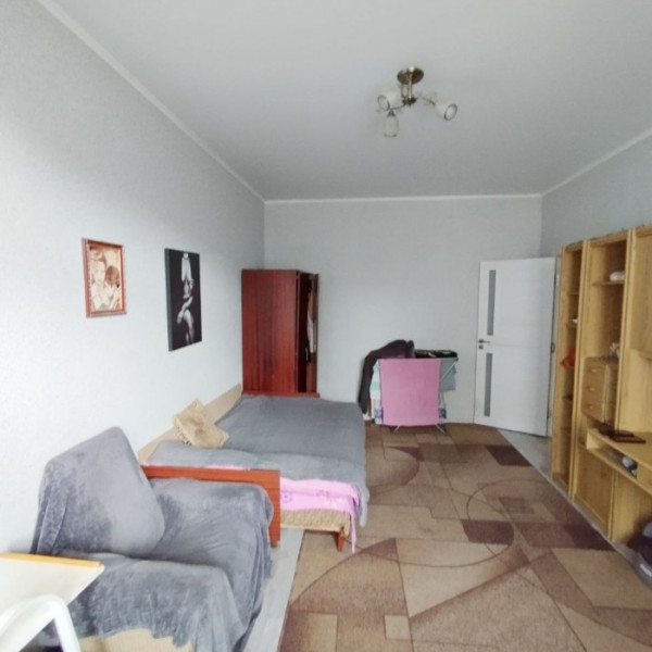 Фото Продам 3- комнатную квартиру просторную в центре Луганска на Театральной площади