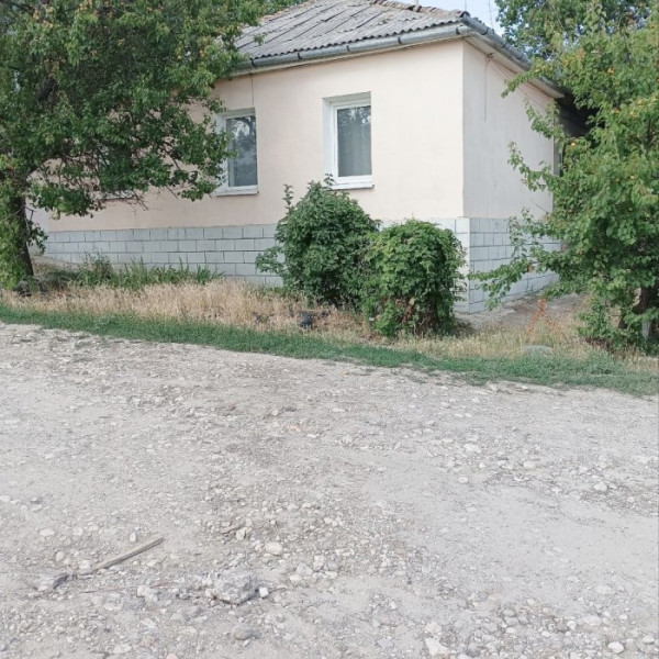 Продам пол дома ( Ближний Камброд, до парка 1- го Мая 10 мин. )