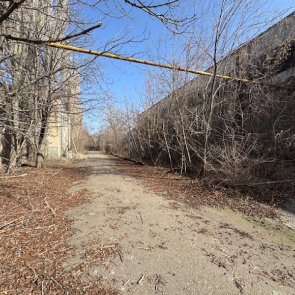 Фото Продам производственные склады в центре Луганска