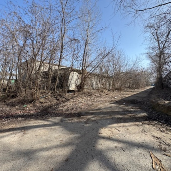 Фото Продам производственные склады в центре Луганска