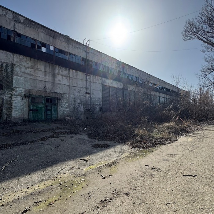 Фото Продам производственные склады в городе Луганск район Таксопарка