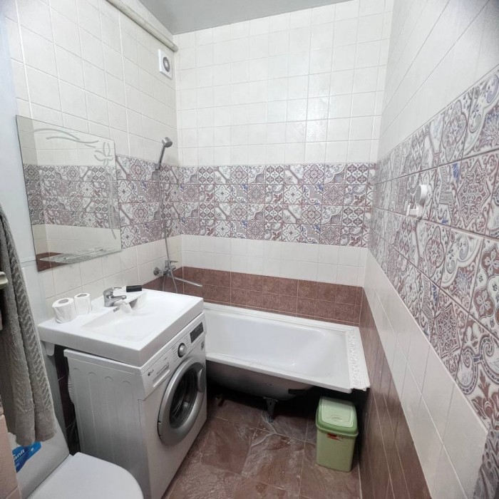 Фото Продам 2х комнатную квартиру рядом с центральным рынком по улице Челлюскинцев