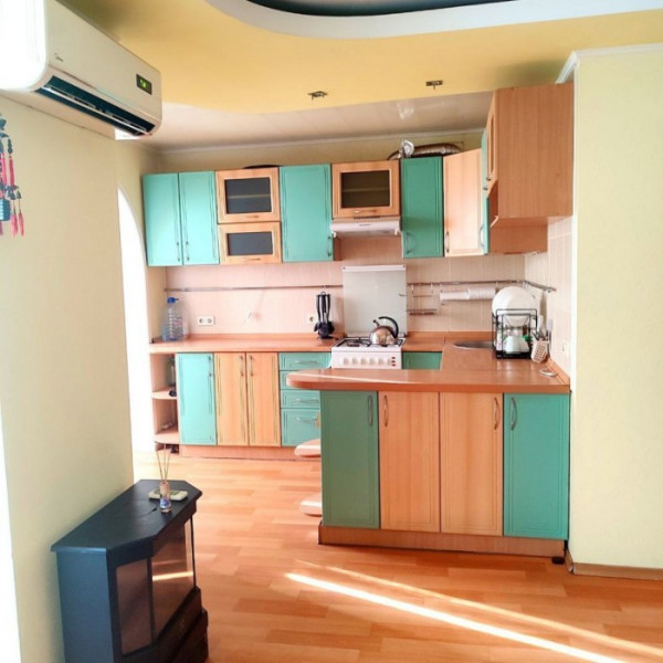 Продам 3-х комнатную квартиру на ул. Советская ТЦ. Кристалл