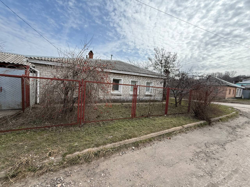 Продам 1/2 дома, Ул. 21 Линия (район 2-й гор больницы,завод ОР)