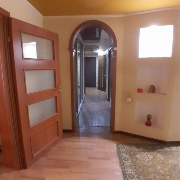 Фото № 6756 Продам 3х комн. квартиру в р-не маг. "Айсберг"