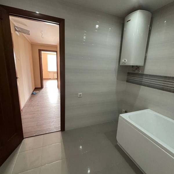 Фото Продам 3к ул. титова Центр Города