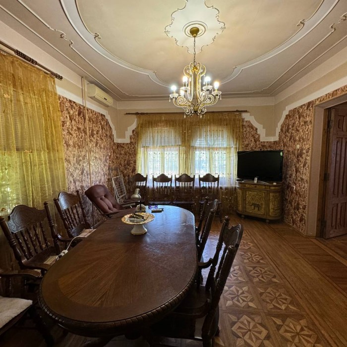 Фото Продам дом 3-х этажный в г. Петровское ( пригород Красного Луча)