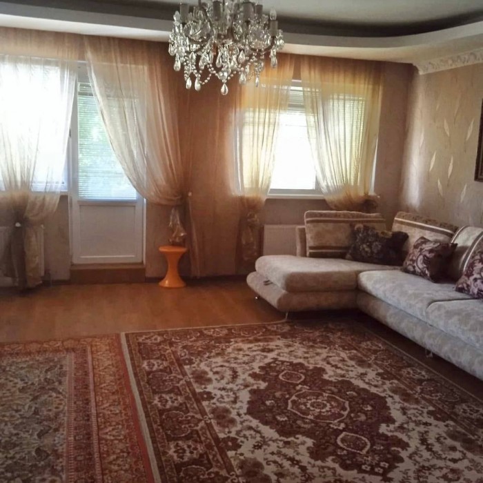 Фото Продаётся двухэтажный дом в г. Красный луч