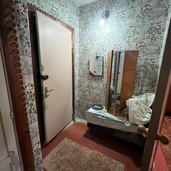 Фото Продам 1-к квартиру на 1-м Микрорайоне