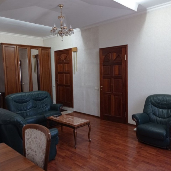 Продам 3-х комн квартиру 90 м2 в Центре города Луганск