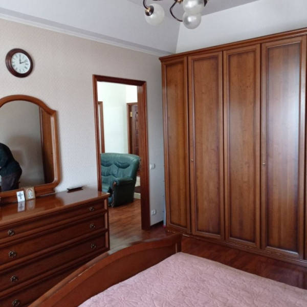 Фото Продам 3-х комн квартиру 90 м2 в Центре города Луганск