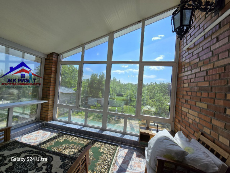 Фото Двухэтажный дом в поселке Хрящеватое