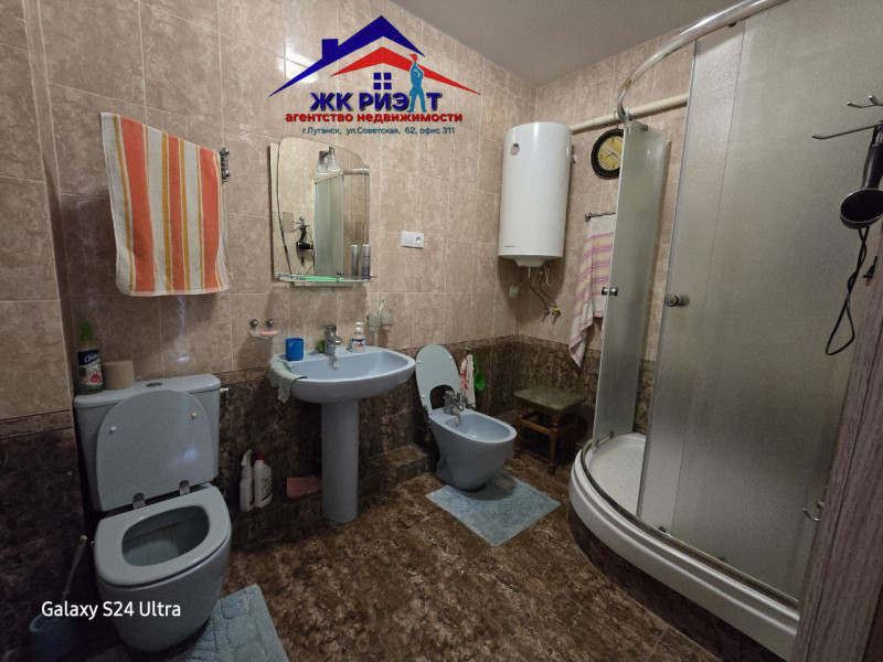 Фото Двухэтажный дом в поселке Хрящеватое