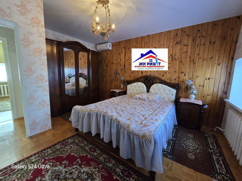 Фото Двухэтажный дом в поселке Хрящеватое