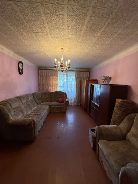 Продаётся 2-комнатная квартира в городе Стаханов, ул. Дзержинского, д. 32