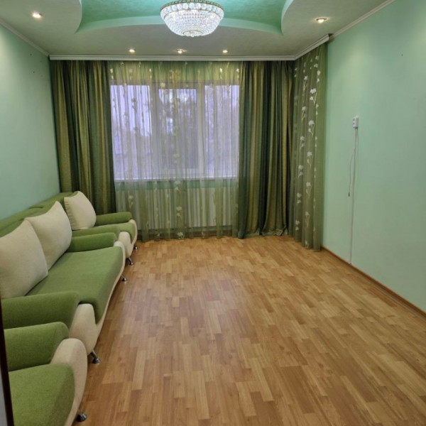 Продам 3к кв. Комарова с А.О.