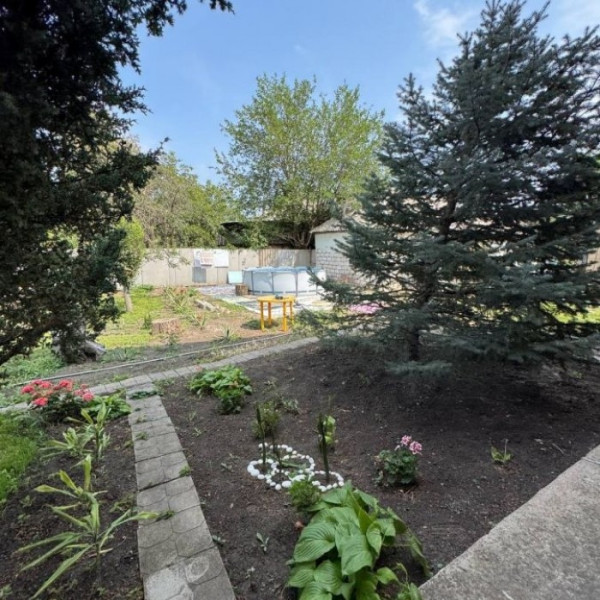 Фото Продам дом 243 м2 в городе Луганск район Владимирского Собора