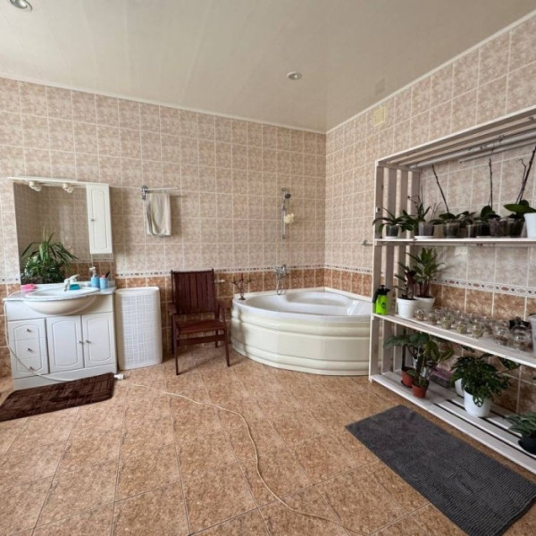 Фото Продам дом 243 м2 в городе Луганск район Владимирского Собора