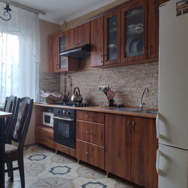 Продам 4к кв. Героев Сталинграда 13