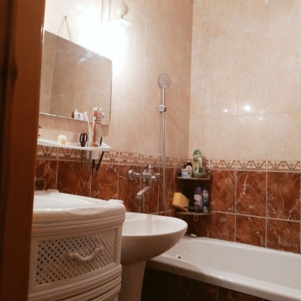 Фото Продам 4к кв. Героев Сталинграда 13