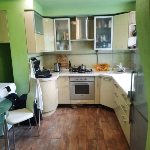 Фото Продам 3к кв. Волкова 8 с А.О.