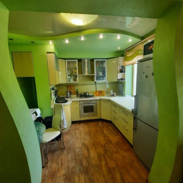 Продам 3к кв. Волкова 8 с А.О.