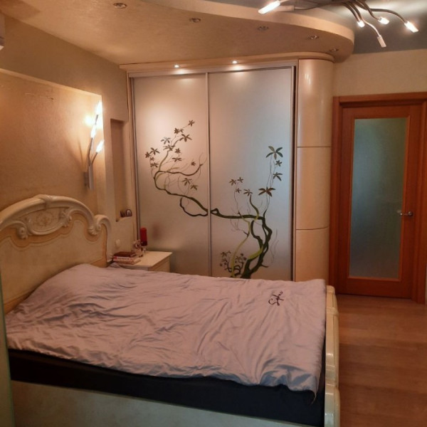 Фото Продам 3к кв. Волкова 8 с А.О.