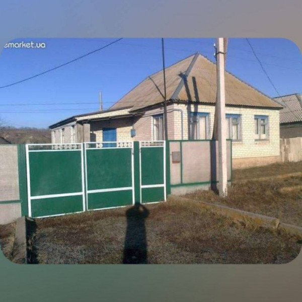 Продам дом с. Большая Черниговка Станично Луганский район ул. Ленина 20а.