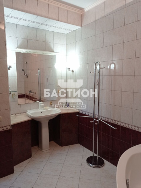 Фото 4-х комнатная квартира,площадь Героев Великой Отечественной войны 4 , ID:2004922
