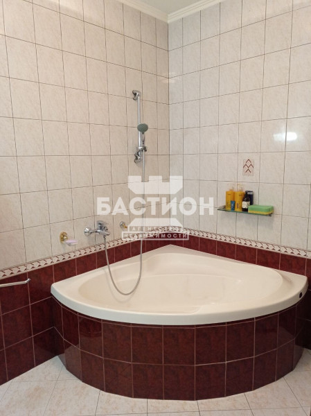 Фото 4-х комнатная квартира,площадь Героев Великой Отечественной войны 4 , ID:2004922